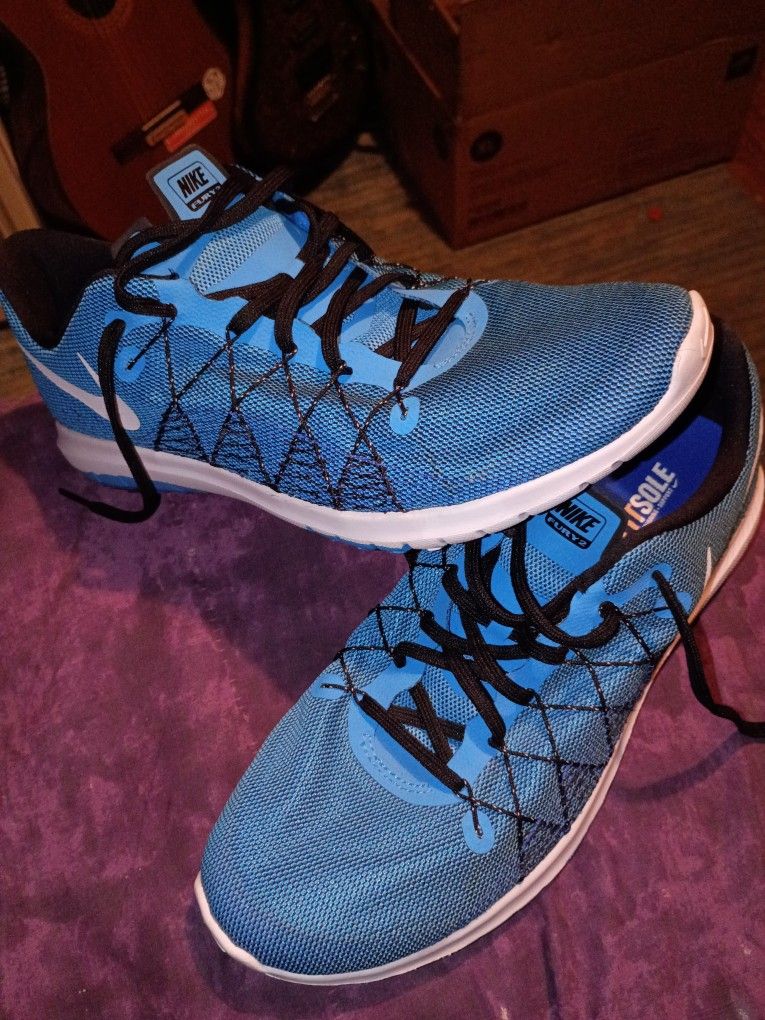 NIKE FURY 2 ATHLETIC RUNNING SHOES MENS SIZE 10.5 *LIKE NEW*