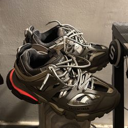 Balenciaga track