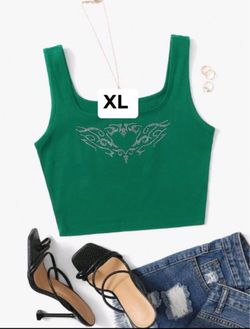 New women’s top size XL