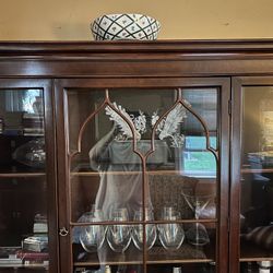 Thomasville China Cabinet