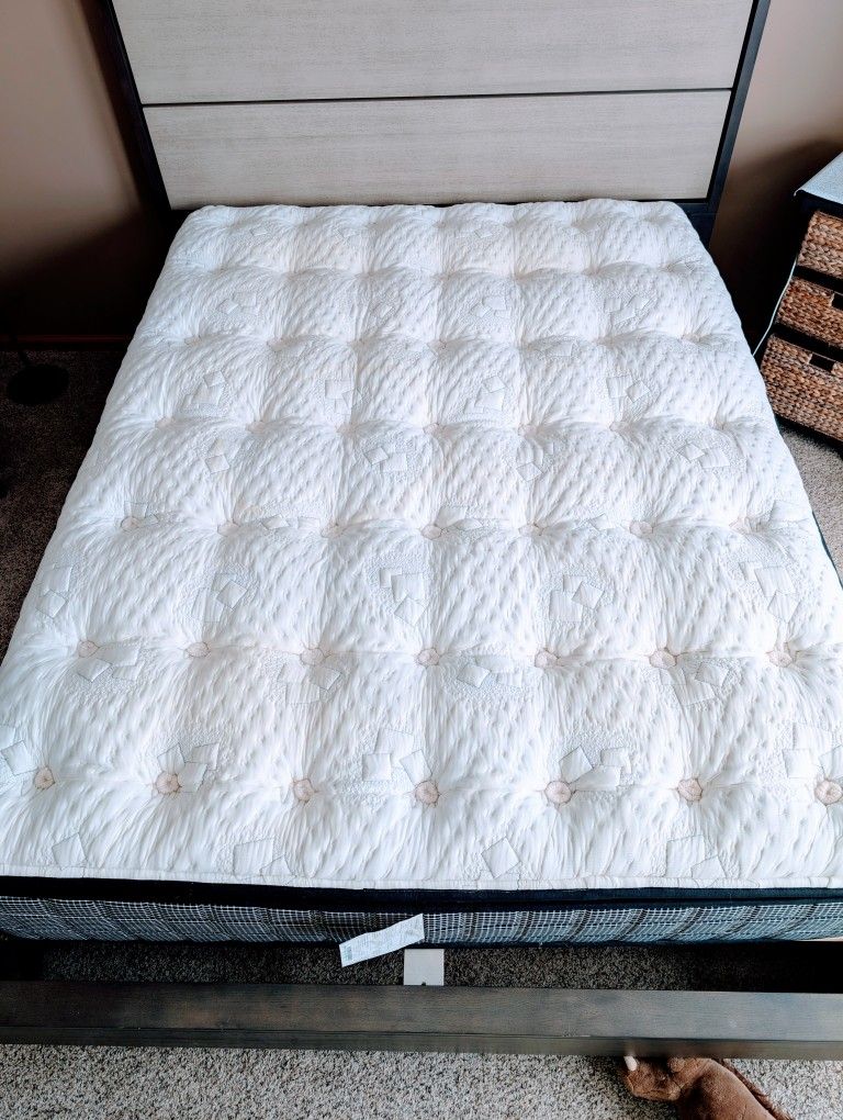 Mattress / Firm Aireloom Crystal Cove Offer Up