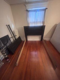 Queen size Bed Set