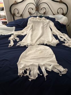 Halloween Costume :  Ghost