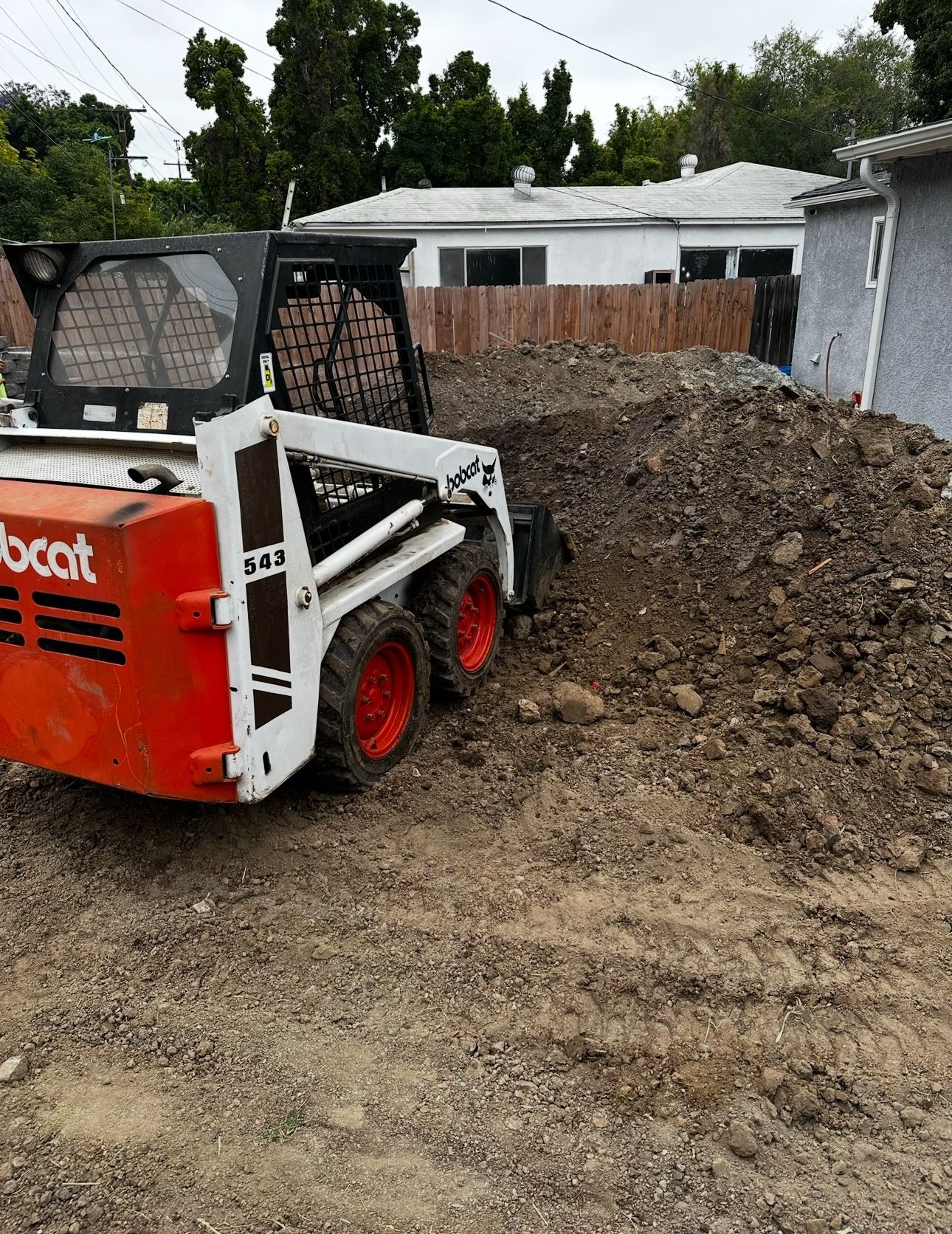 Bobcat W/ 0 P 3 R A T 0 R