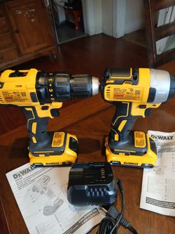 20v Dewalt combo kit drill Drive/lmpact Drill 2 battery And Charger
