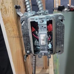 ELECTR1C SERV1C3S / S3RV1C10S 3LETR1C0S