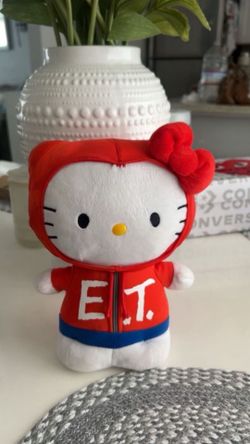 E.T Hello Kitty Plushie♥️