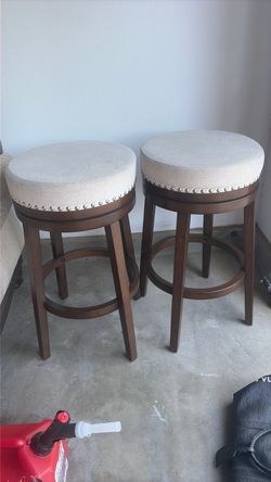 2 Barstools