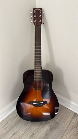 GUITAR Acoustic YAMAHA + Portable Case (backpack/brief Style)