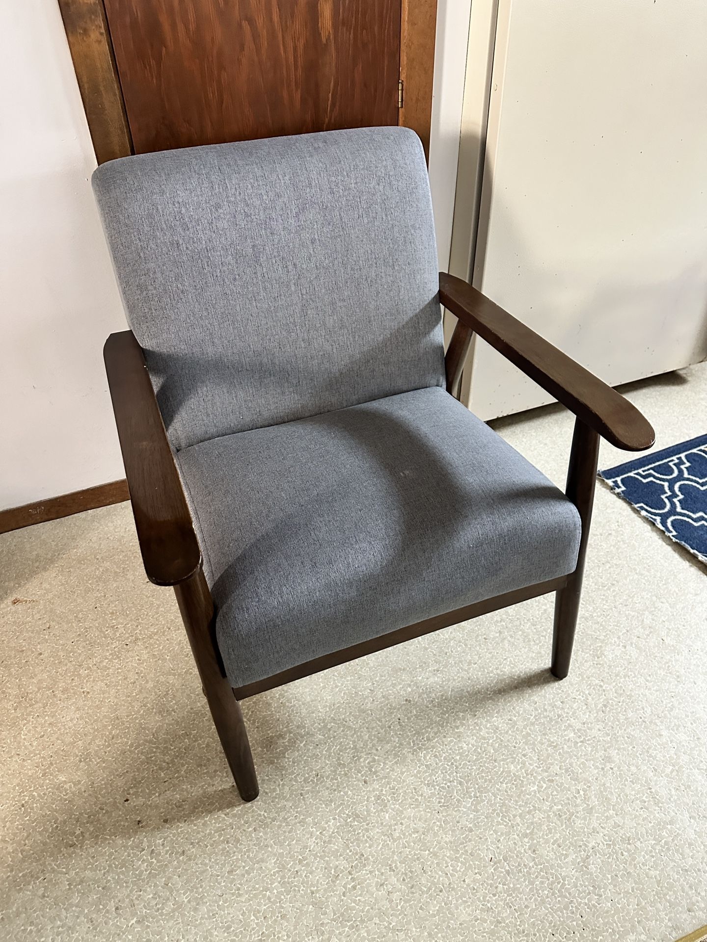 Stylish Mid-Century Accent Chair – $25 Each (2 Qty)