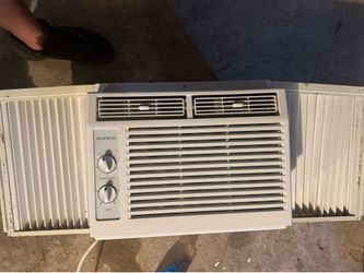This Daewoo 5000 BTU window air conditioner