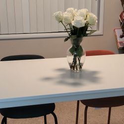 White Table/desk