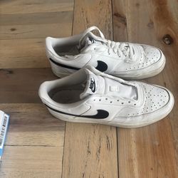 Men’s Nike shoes size 8.5