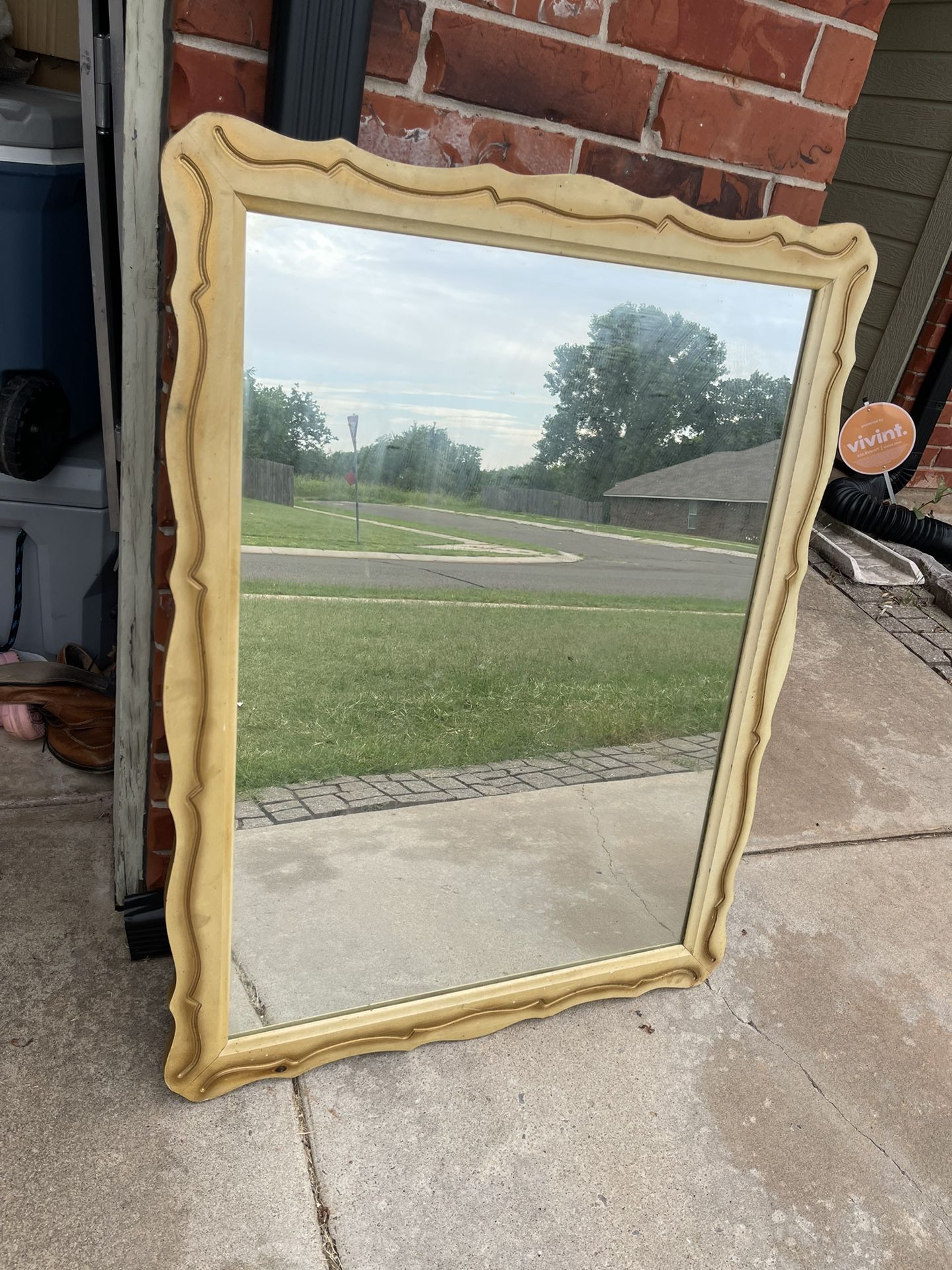Large Vintage-Style Scalloped Mirror – $10