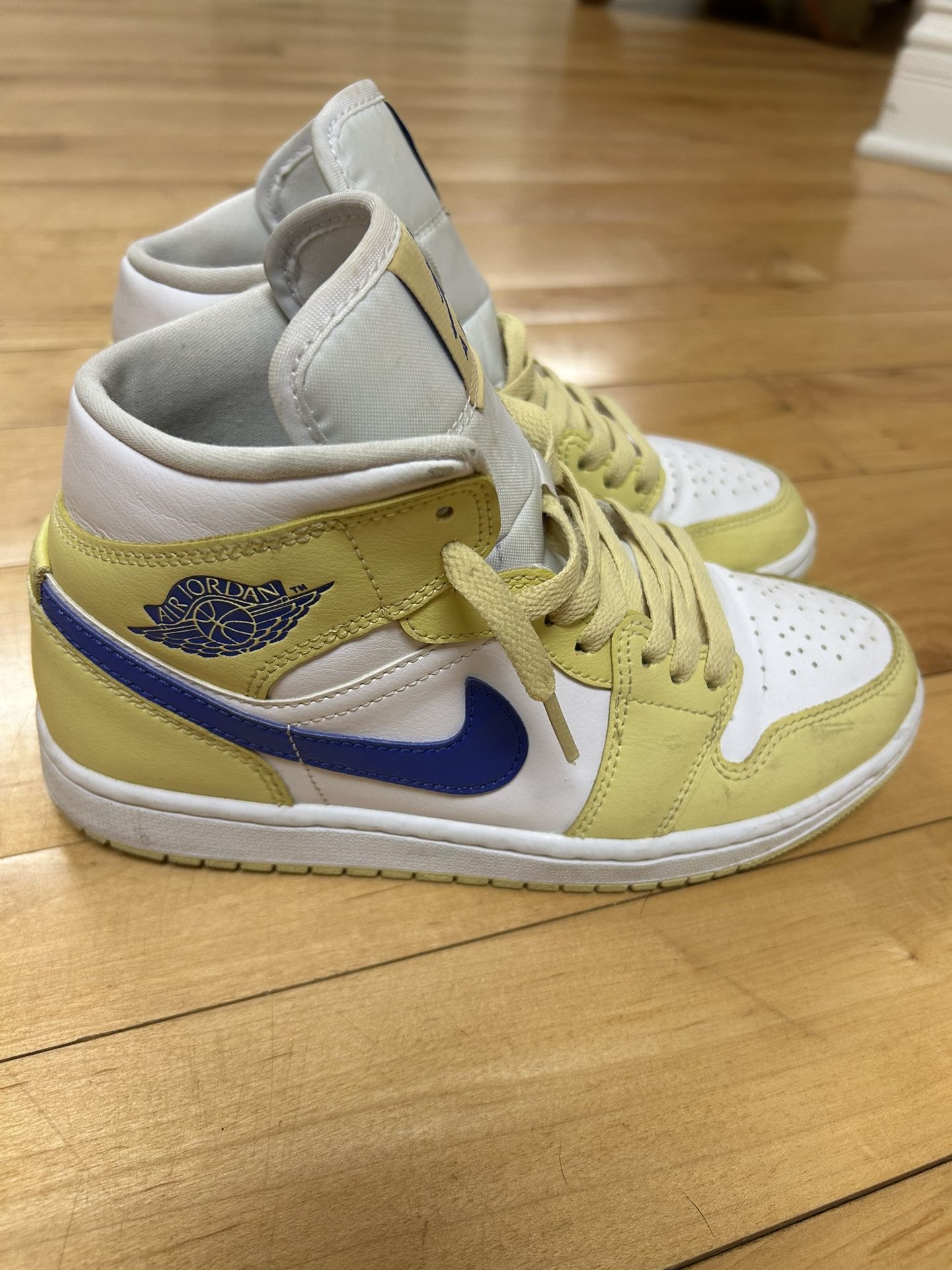 Jordan 1 Light Used Size 7 W OG BOX