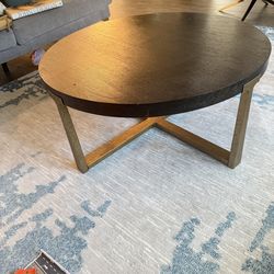 Round coffee table