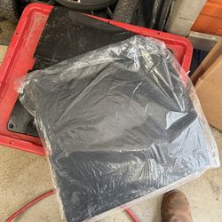 Back covers for a 1973 corvette