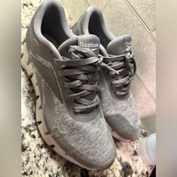 Reebok Men’s Gray Sneakers Size 9