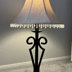 Elegant Table Lamp With Decorative Shade