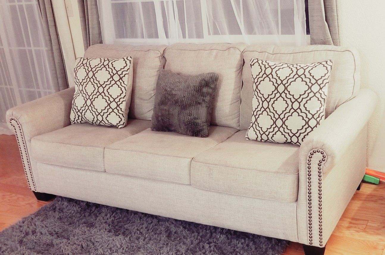 Farouh Sofa and Loveseat (Ashley's Furniture)