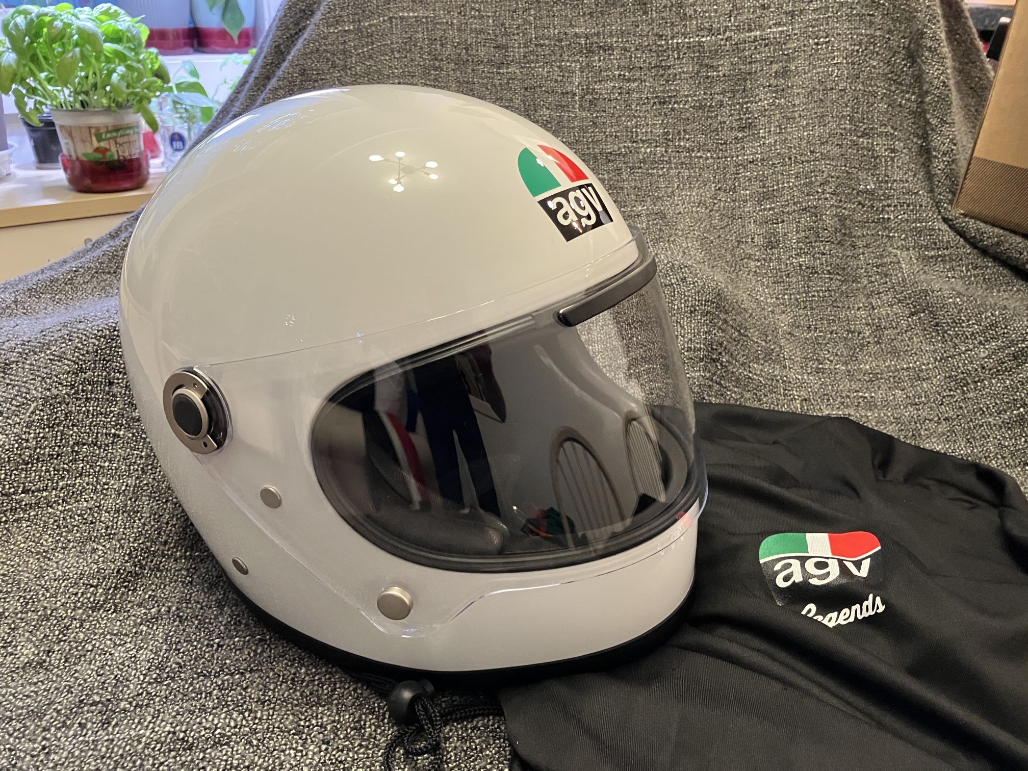 agv helmet singapore Pista GP RR Intrepido Matte Carbon/Black/Red L The Pista GP RR is the perfect replica of the AGV helmet used by the champions of the motorcycle world championship during races AGV StreetModular Helmet - Review