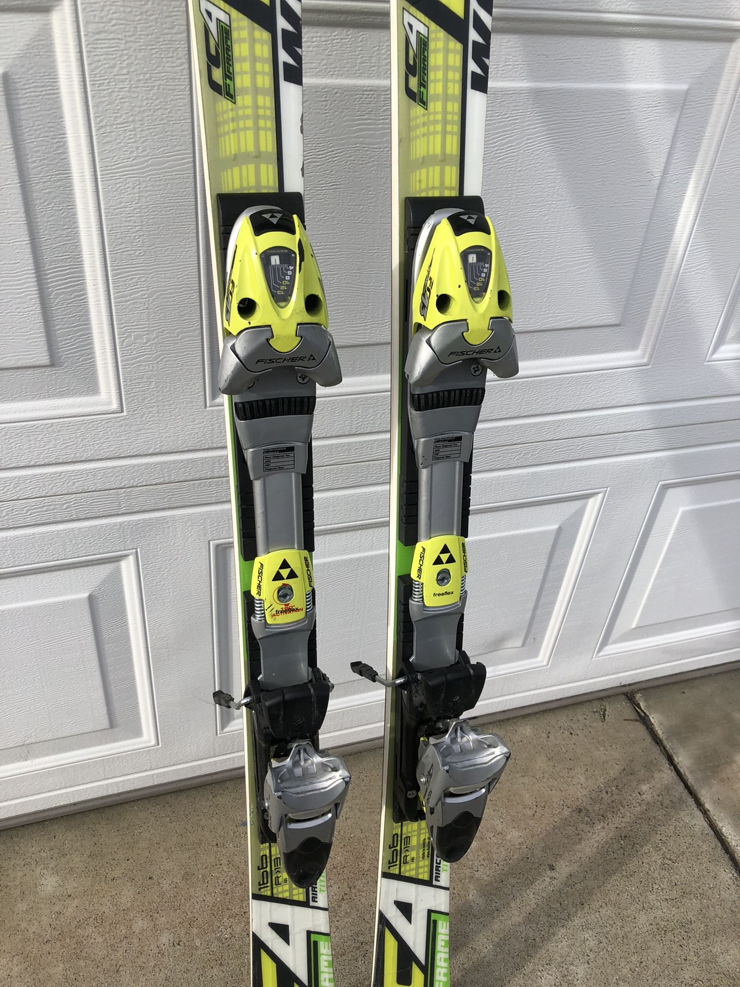 FISCHER RC4 WORLDCUP SL 166 RACE SKIS FR43 Bindings