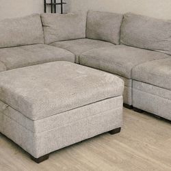 Thomasville Sectional W/Ottoman & Storage 