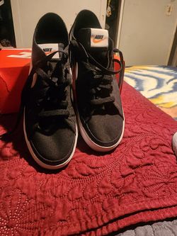 Nike Court Legacy Canvas Black/White Women's Size 7 – Like New w/ Original Box