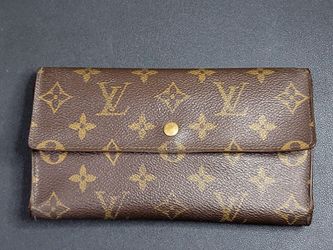 Authentic Louis Vuitton International Wallet