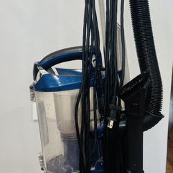 Shark Navigator Lift-Away Deluxe Upright Vacuum