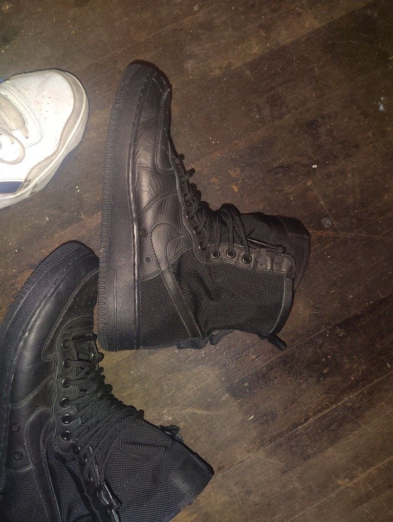 High Top  Triple Black On Black Air Force 1 