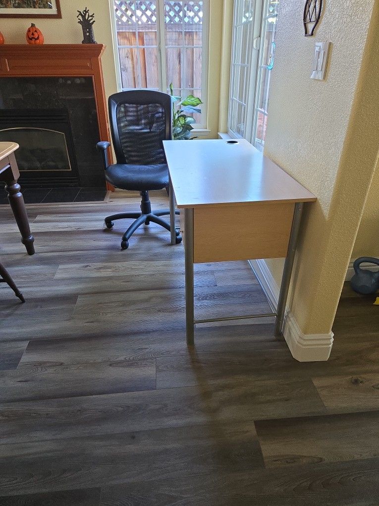 Free Desk And Chair