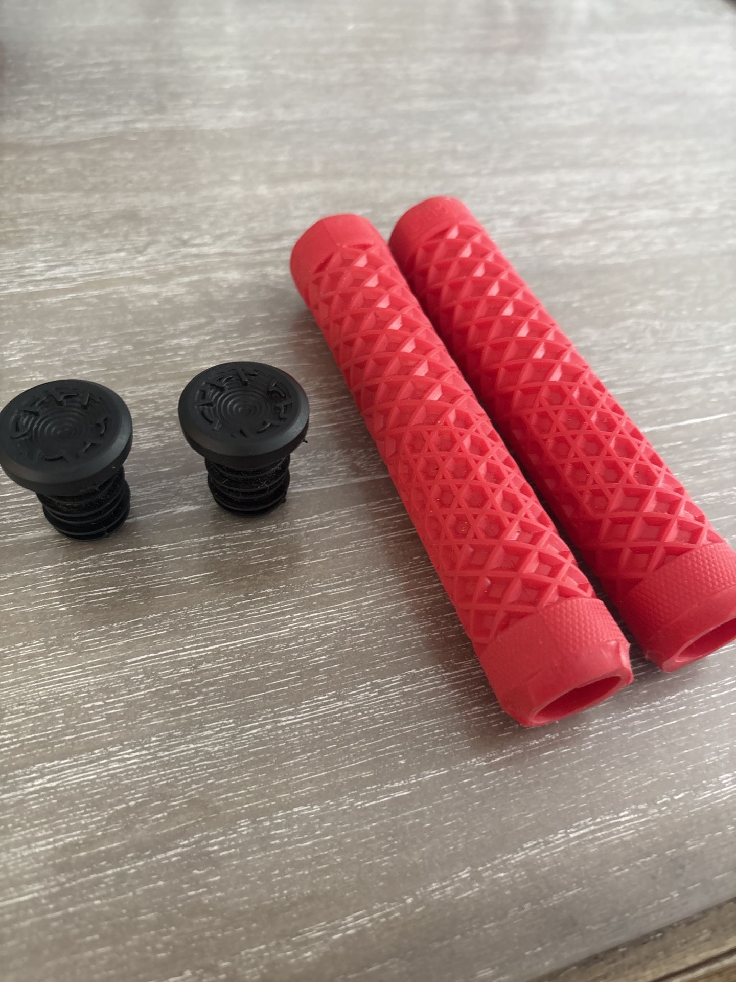Red Vans Grips