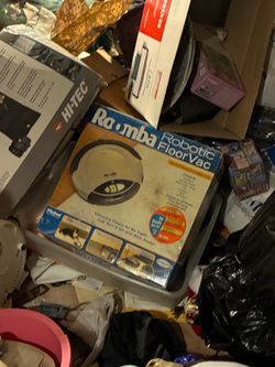 Vintage iRobot Roomba Robot Vacuum – Complete Set w/ Original Box & Remote – $125 OBO