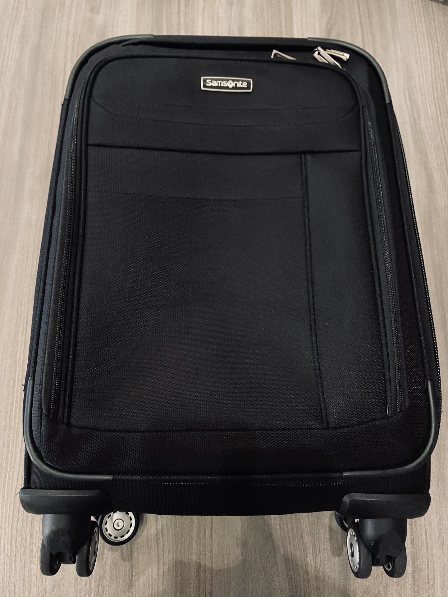 Samsonite Spinner Carry On Luggage Bag 22x10x14