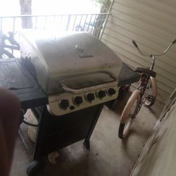 Gas Grill With Propane Tank