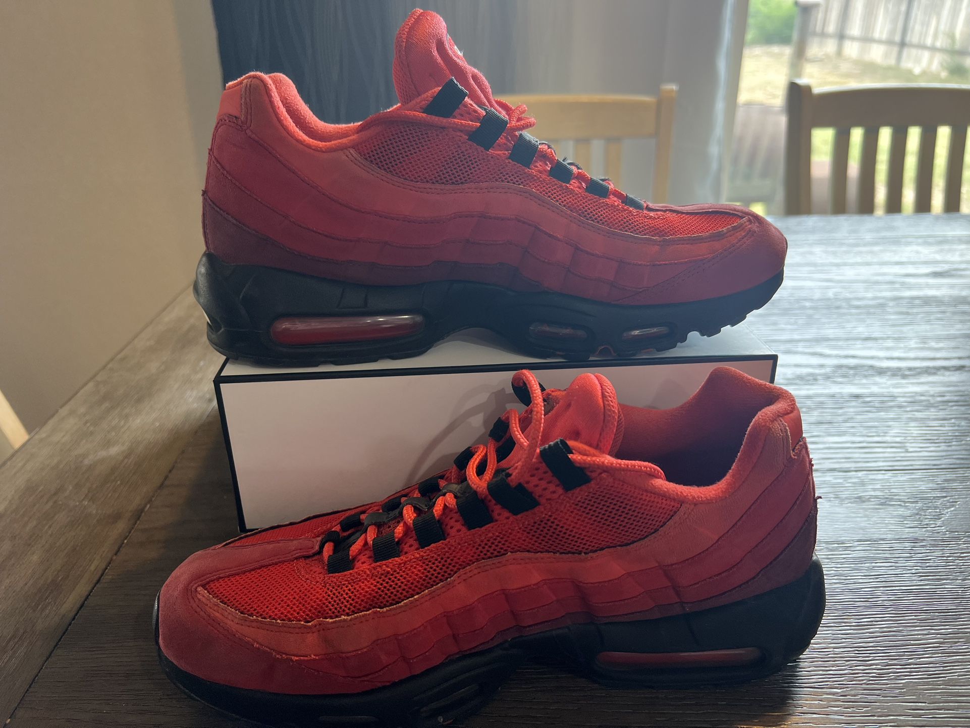 2019 Nike Air Max 95 Size 9.5 Habanero Red AT2865-600 Running Shoes Casual