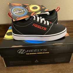 Heelys Wheeled Shoes Youth Size 4