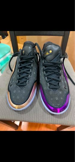 Basketball shoes