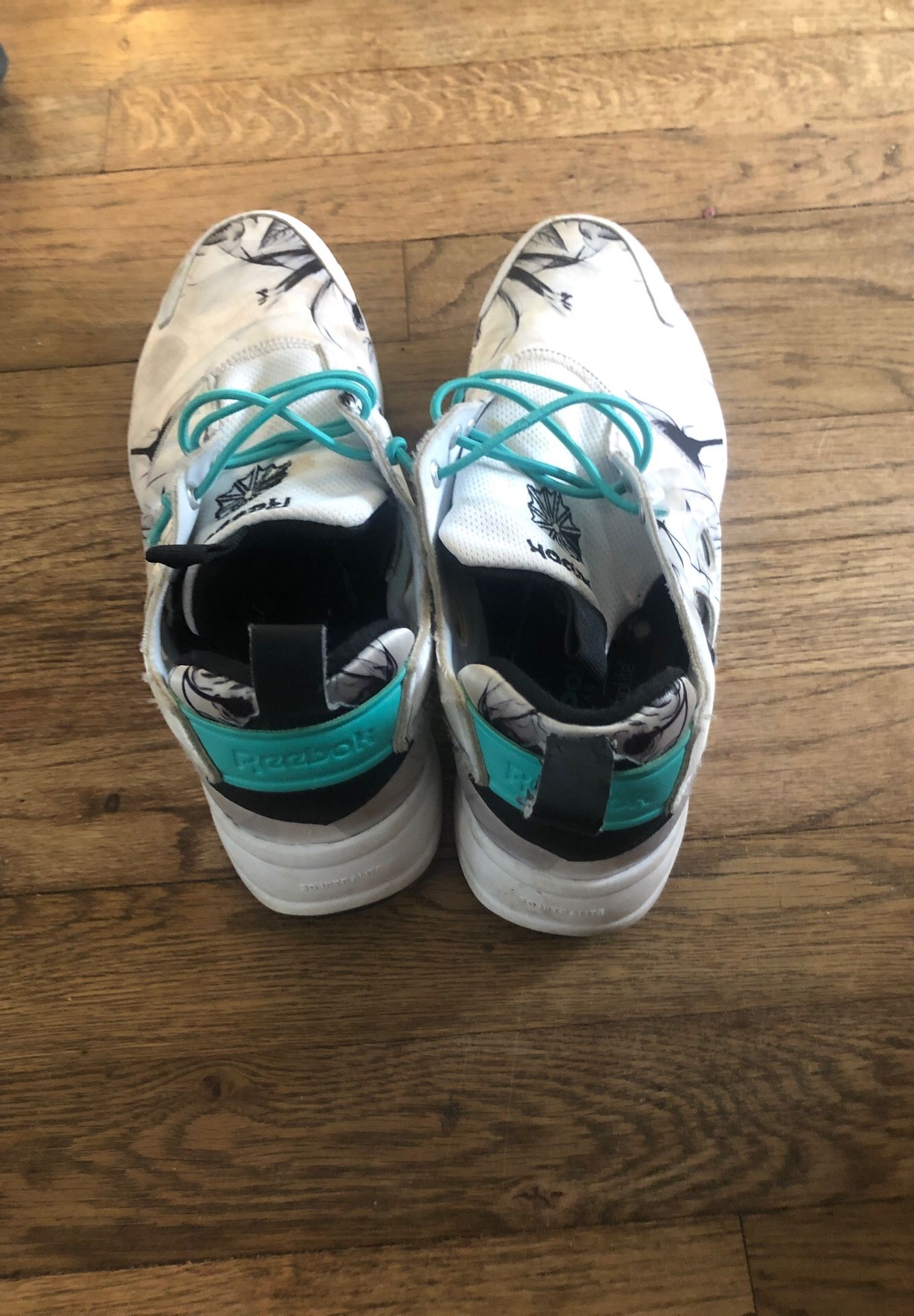 Reebok woman sneakers size 9