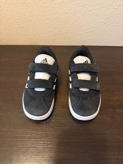 Adidas kids shoes size 9 1/2k