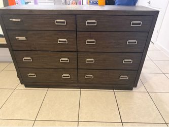 Dresser W/ Mirror
