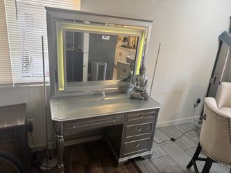Silver Vanity Desk with LED Lighted Mirror