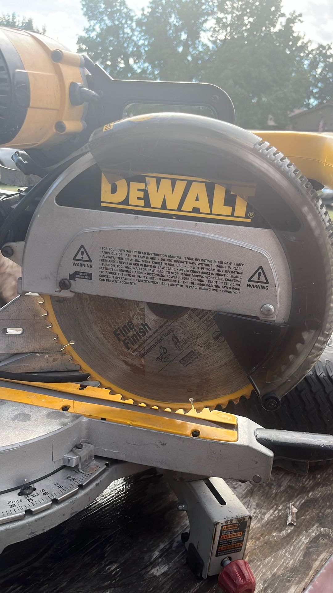 DEWALT Compound Miter Saw 4000 RPM