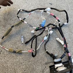 Toyota Prius Front Right Door Wire Harness 2010-2015