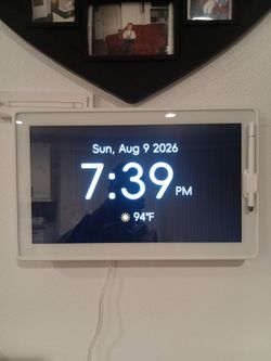 Smart table with Wall-Mount