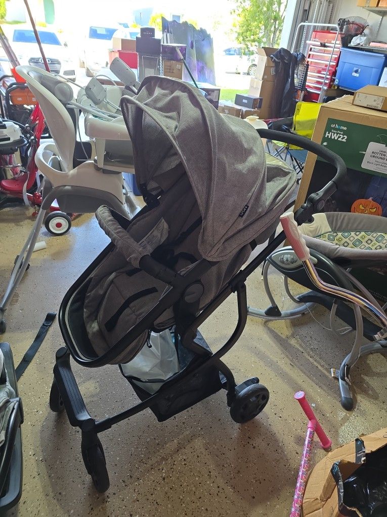 Urbini Stroller With Baby Car Seat Adapter