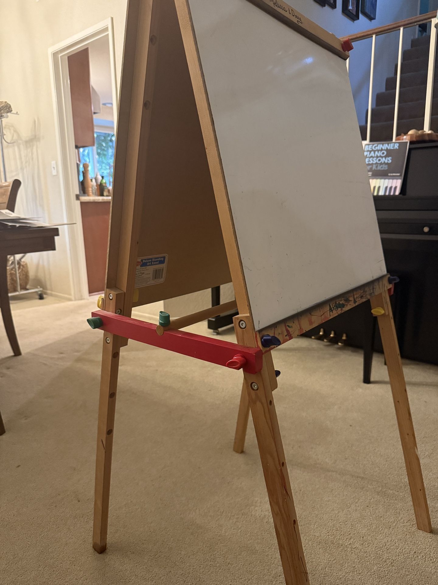 Melissa & Doug dry erase/chalk board Deluxe Wooden Standing Art Easel