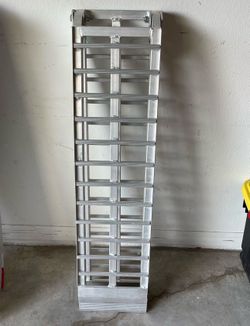 Foldable Loading Ramp - 7 Ft