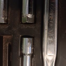 Craftsman sockets and racket 3/4 and case.